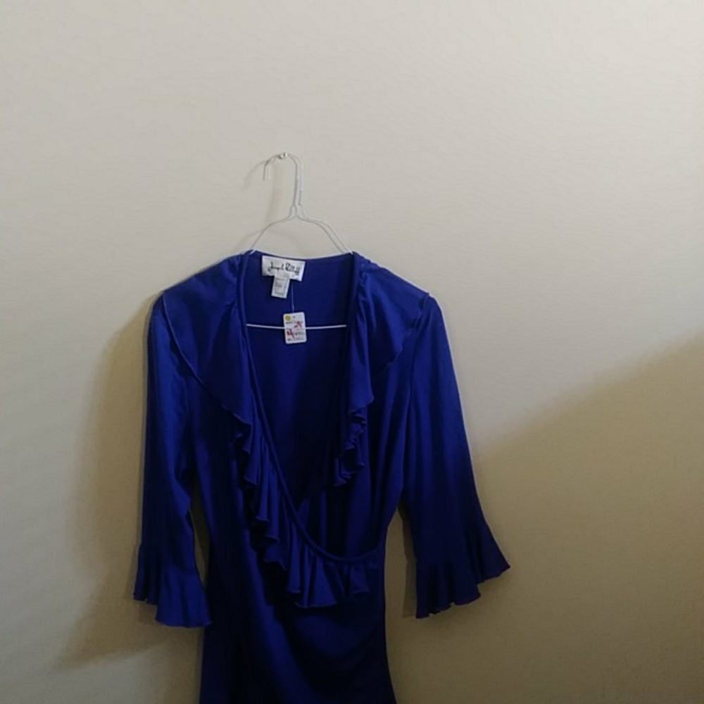 Sweater - Picture 2 of 9